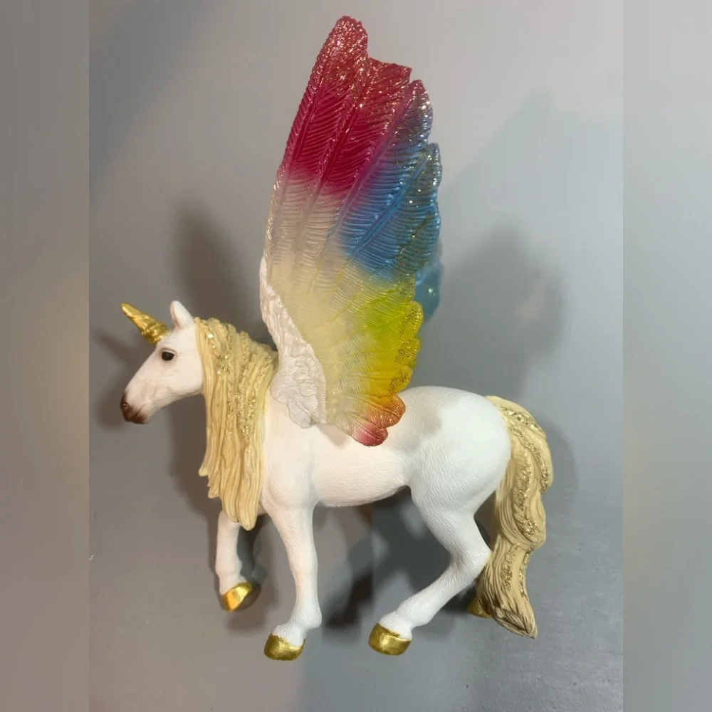 Schleich Winged Unicorn - Picture 1 of 3